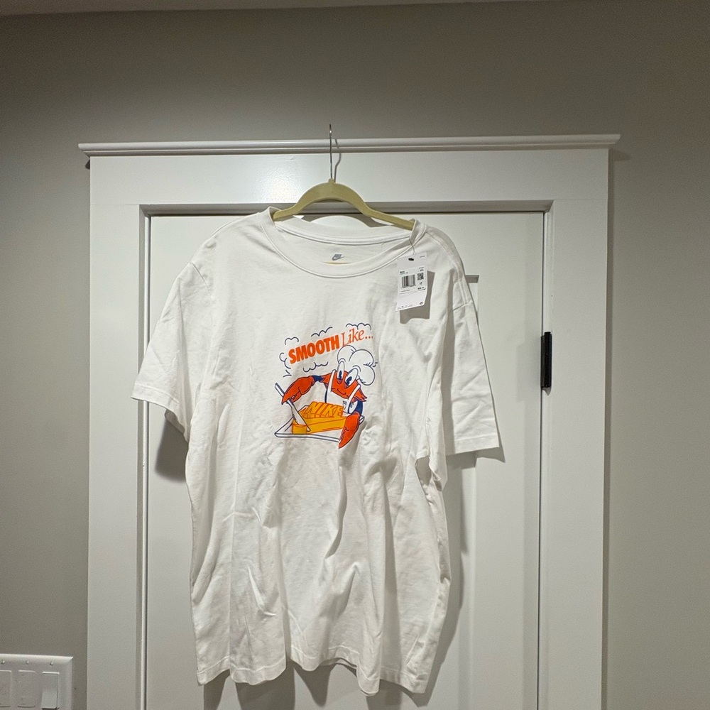 Brand Nike White Graphic T-Shirt - Smooth Like Crab XXL